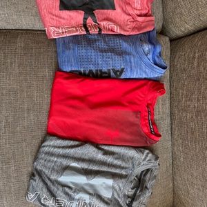 Four Under armour lot of t-shirts
